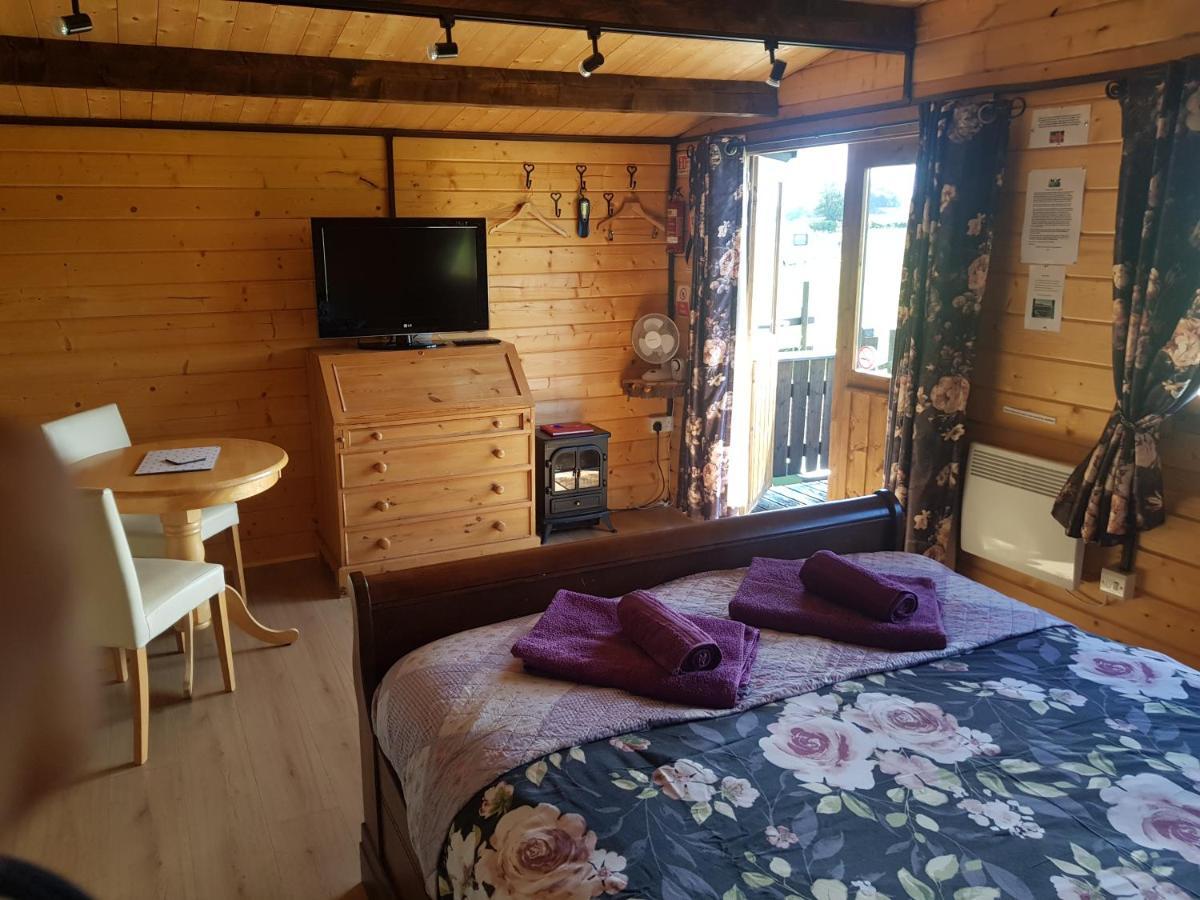 Country Bumpkin - Romantic Couples Stay In Oakhill Cabin Kültér fotó