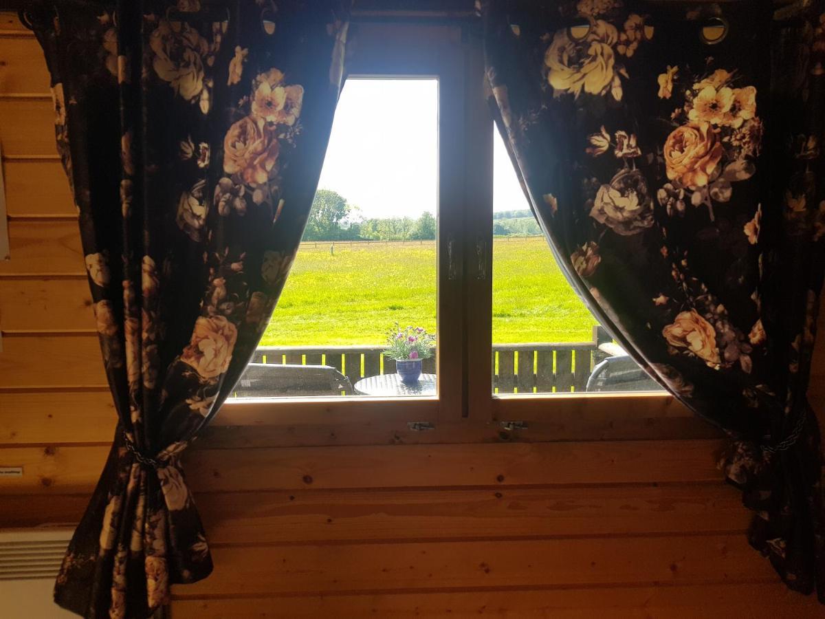 Country Bumpkin - Romantic Couples Stay In Oakhill Cabin Kültér fotó