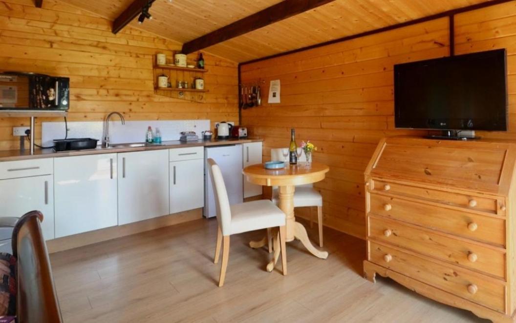 Country Bumpkin - Romantic Couples Stay In Oakhill Cabin Kültér fotó